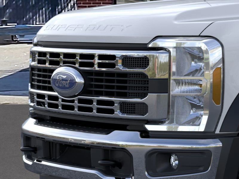 New 2025 Ford F550 4x4 Regular Cab Super Duty image 17