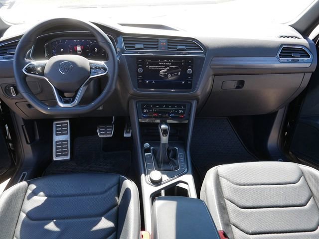 Certified 2023 Volkswagen Tiguan SEL R-Line image 22