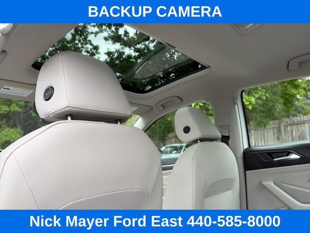 Used 2023 Volkswagen Jetta SE w/ Panoramic Sunroof Package FWD image 21
