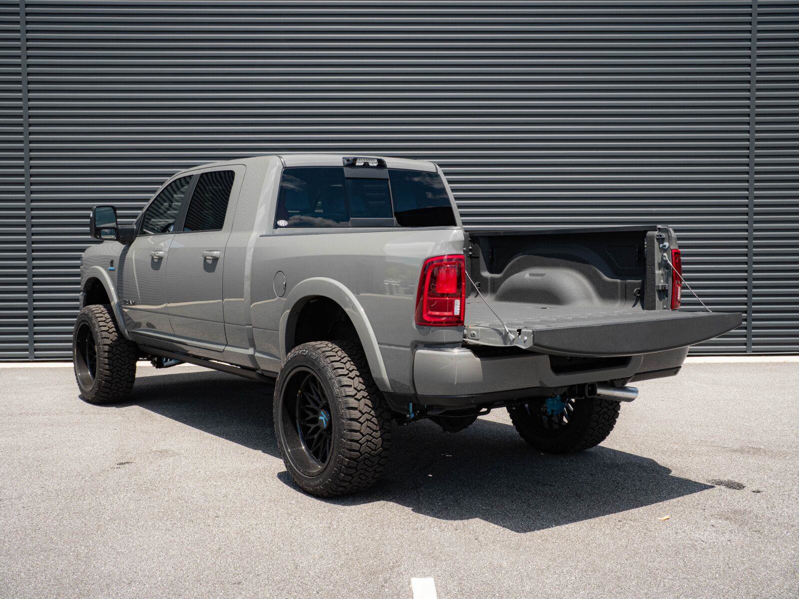 Used 2026 RAM 2500 Limited AWD/4WD image 30