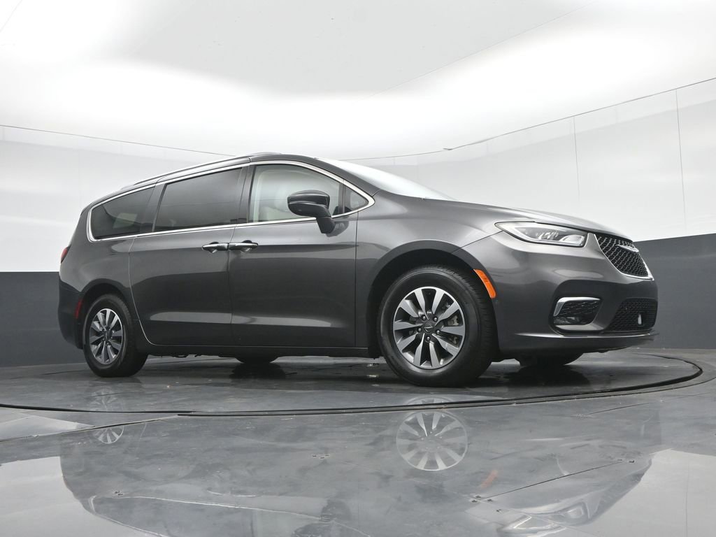 Used 2021 Chrysler Pacifica Touring-L image 76