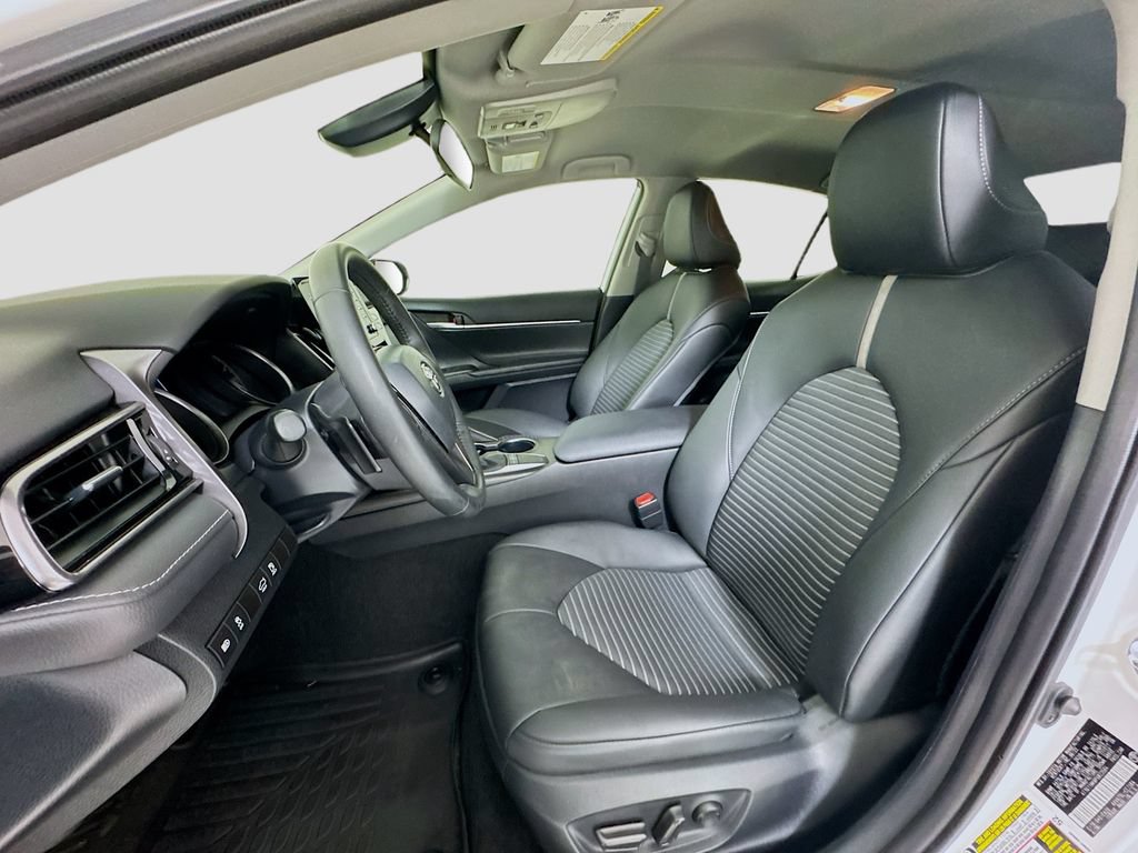 Used 2023 Toyota Camry SE FWD image 12