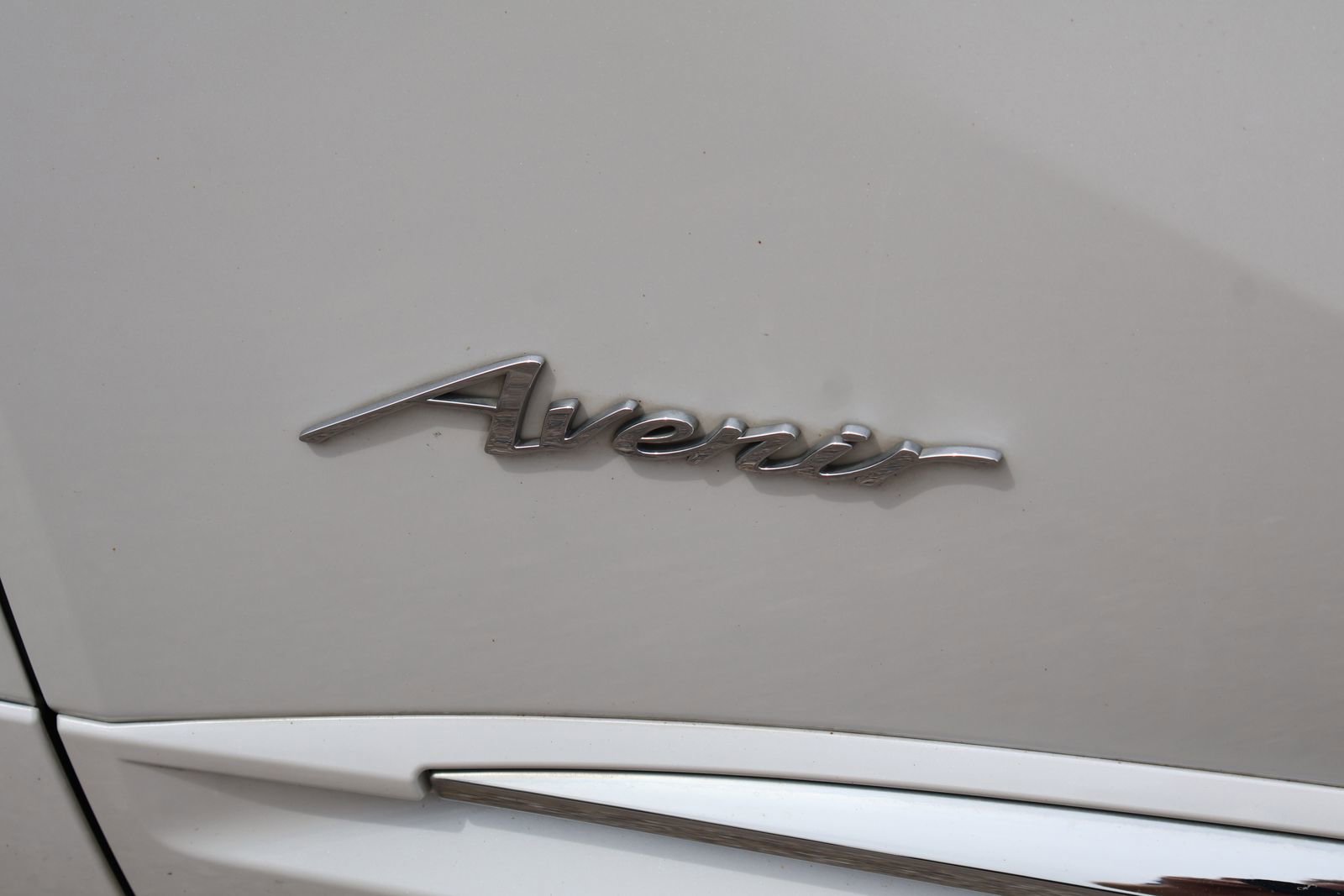 Used 2023 Buick Envision Avenir FWD image 3
