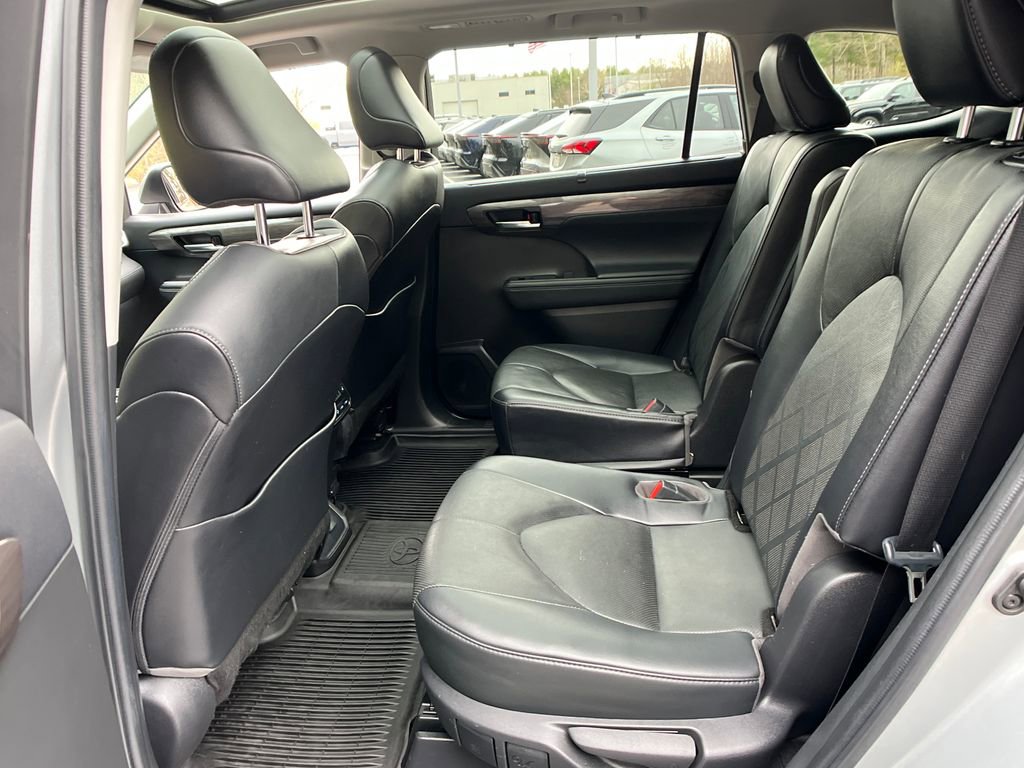 Used 2022 Toyota Highlander Platinum AWD/4WD image 22