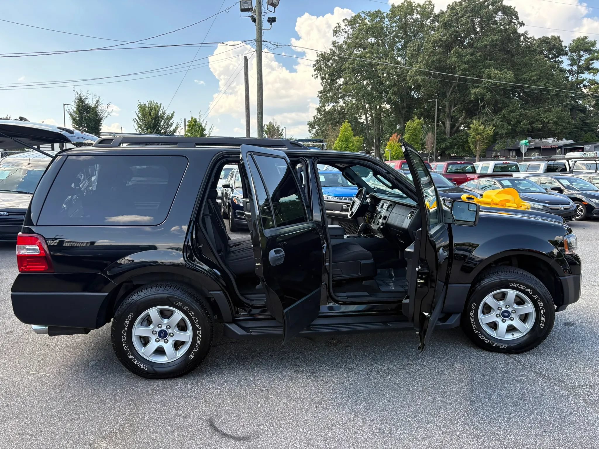 Used 2016 Ford Expedition XL w/ Equipment Group 101A AWD/4WD image 18
