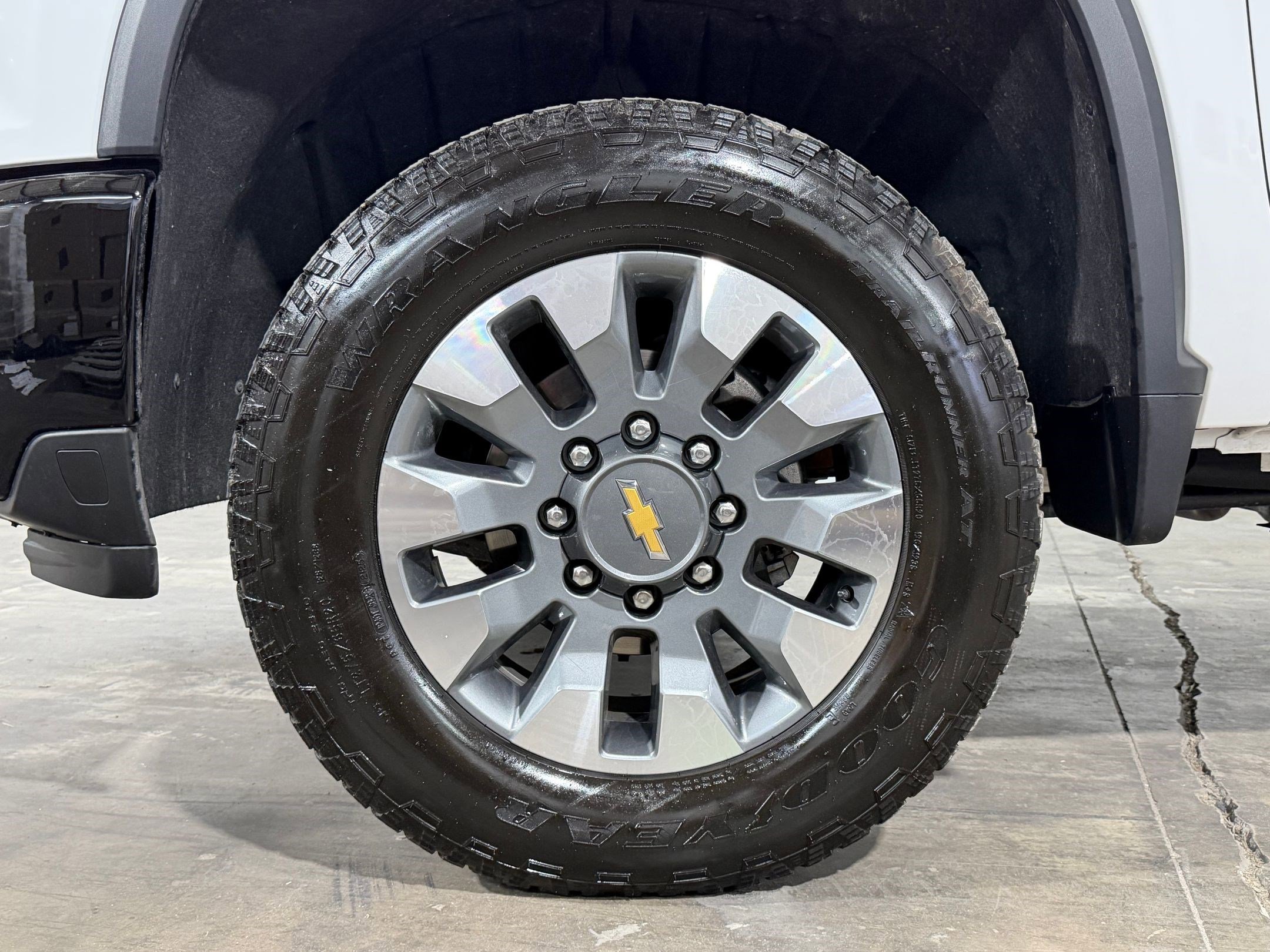 Used 2025 Chevrolet Silverado 2500 Custom w/ Custom Value Package AWD/4WD image 10