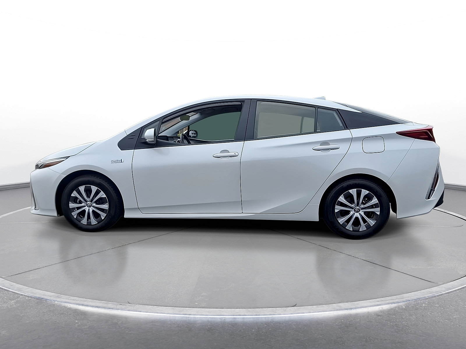 Used 2021 Toyota Prius Prime LE FWD image 5