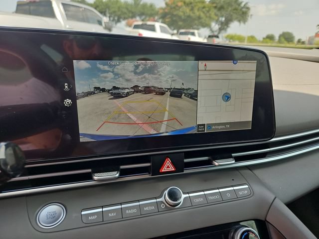 Used 2024 Hyundai Elantra SEL FWD image 14