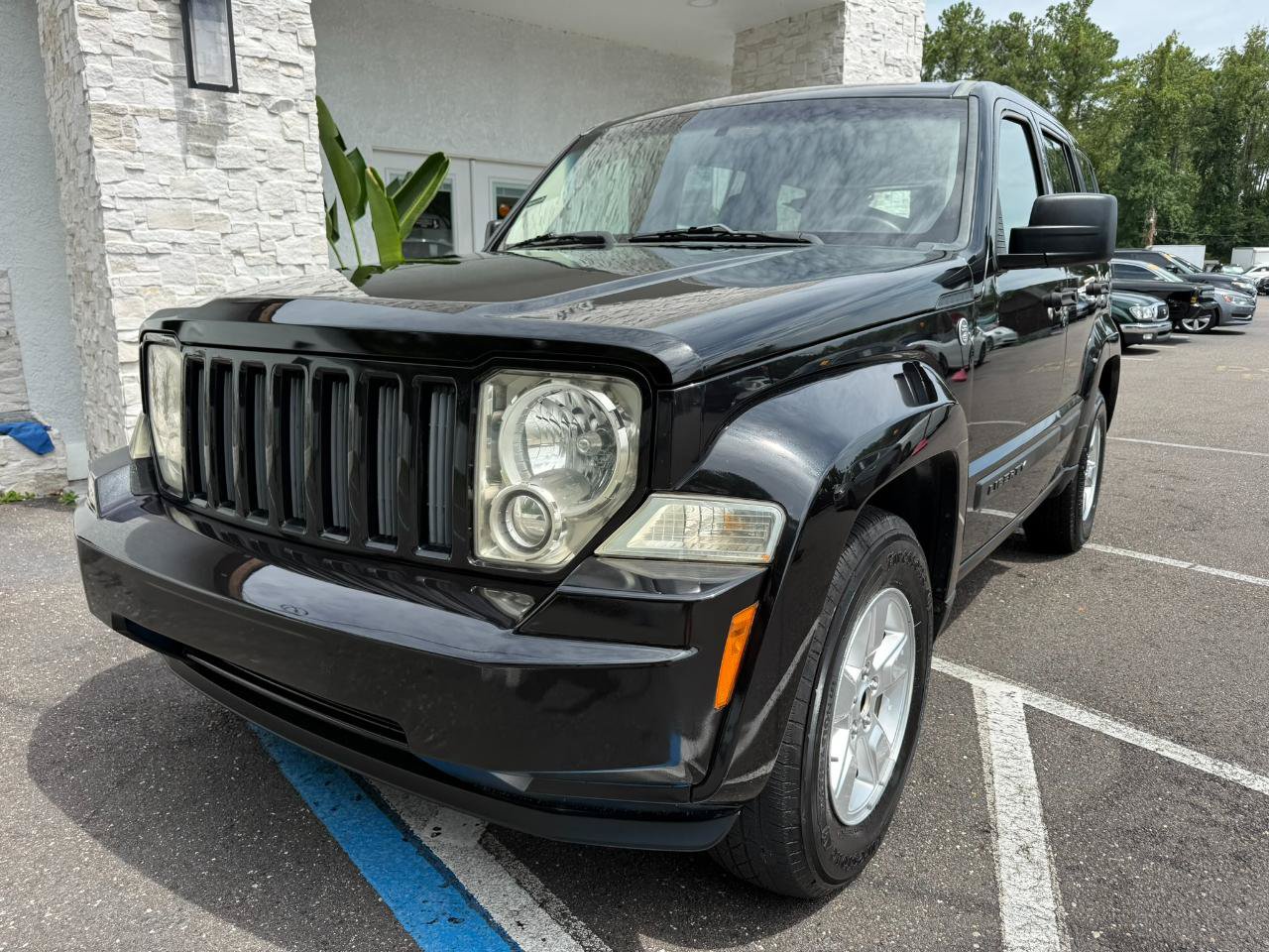 Used 2010 Jeep Liberty Sport AWD/4WD image 8