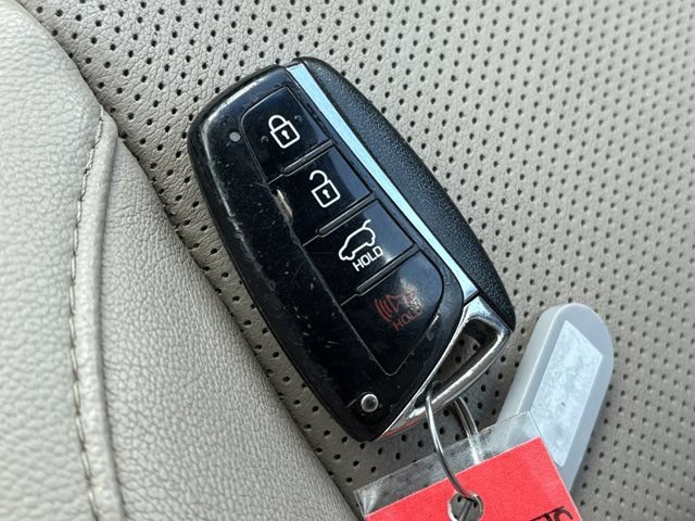 Used 2018 Hyundai Santa Fe Sport w/ Cargo Package FWD image 35