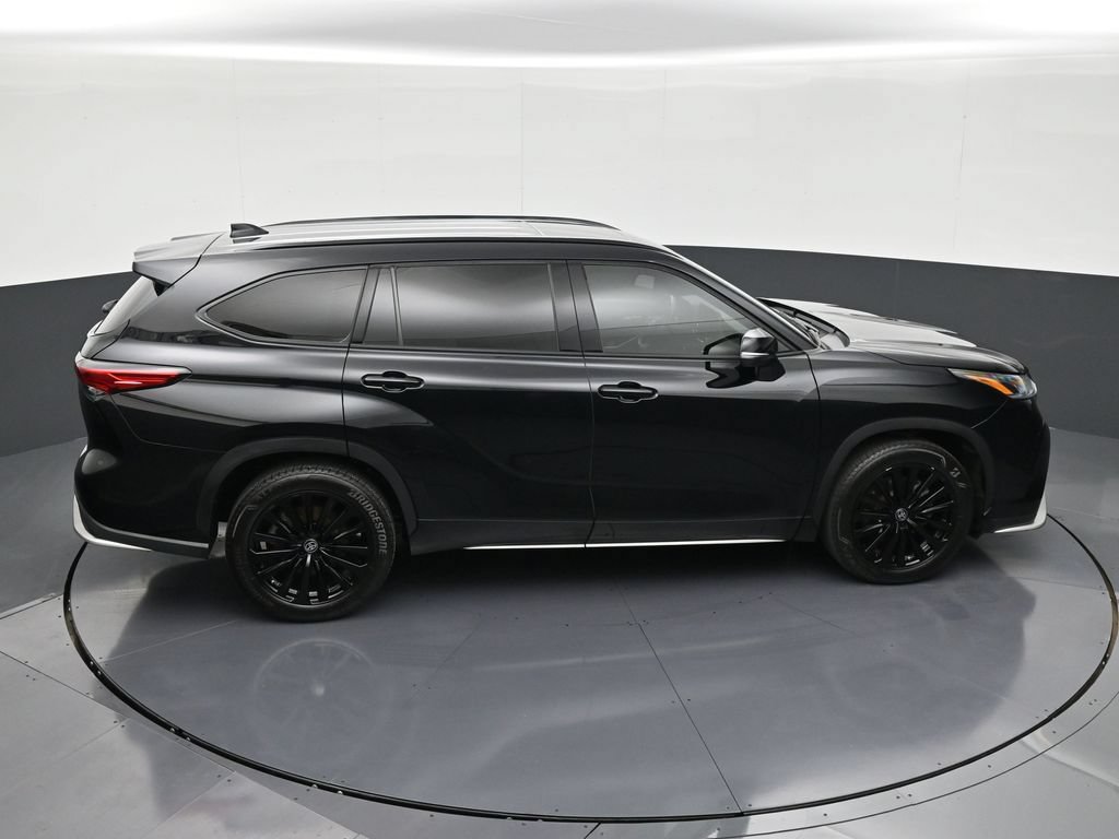 Used 2023 Toyota Highlander XSE FWD image 18