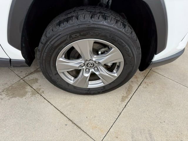 Used 2025 Toyota RAV4 XLE image 9