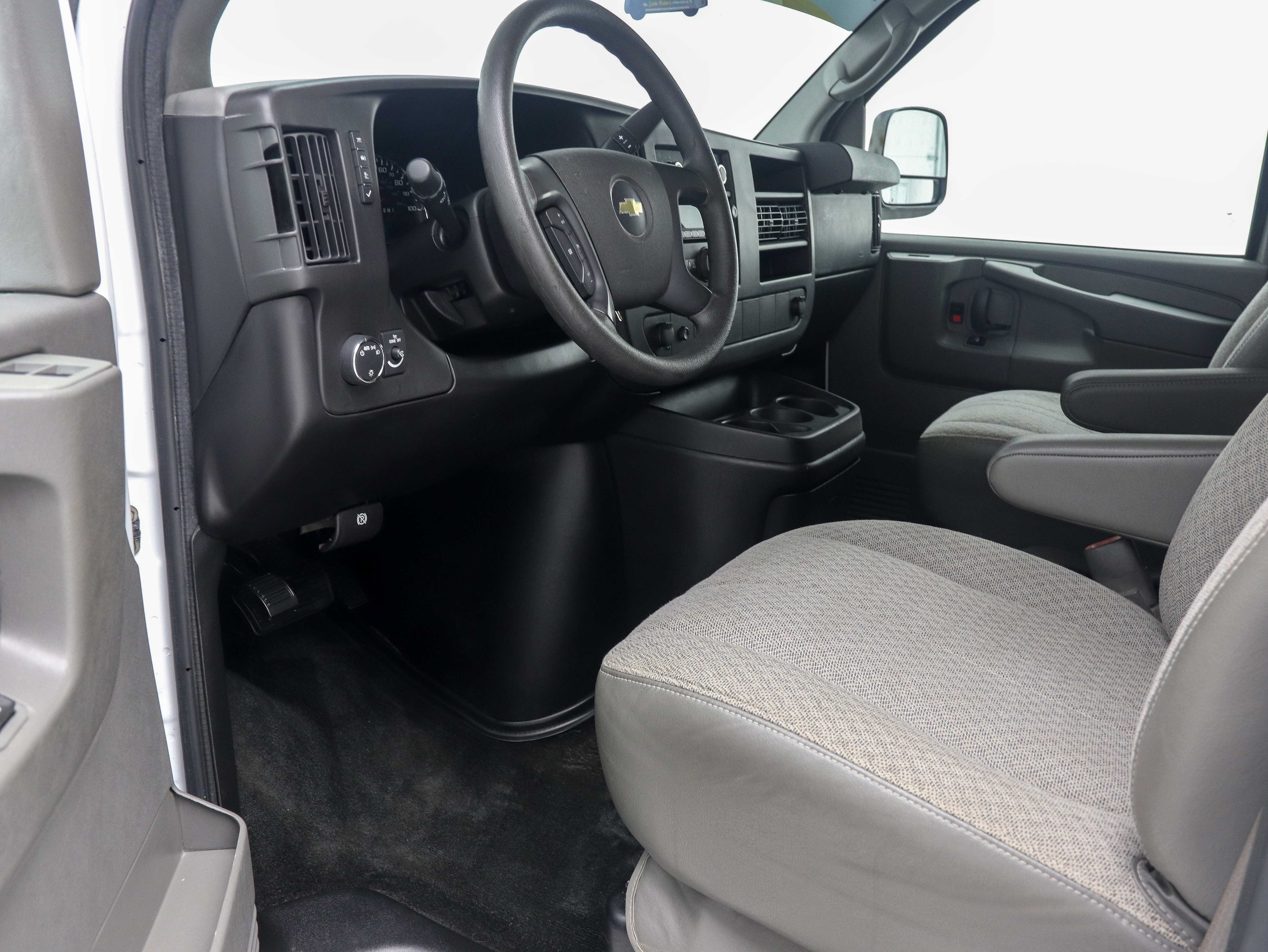 Used 2014 Chevrolet Express 3500 LT w/ LT Preferred Equipment Group RWD image 15