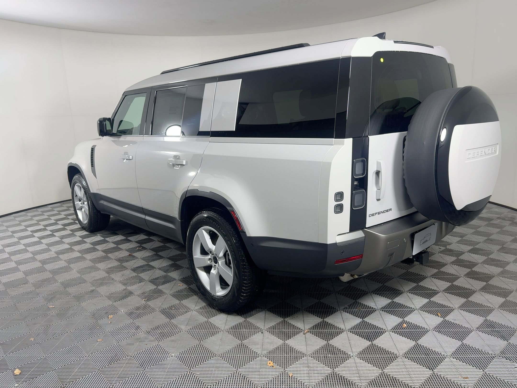 New 2026 Land Rover Defender 130 S image 3