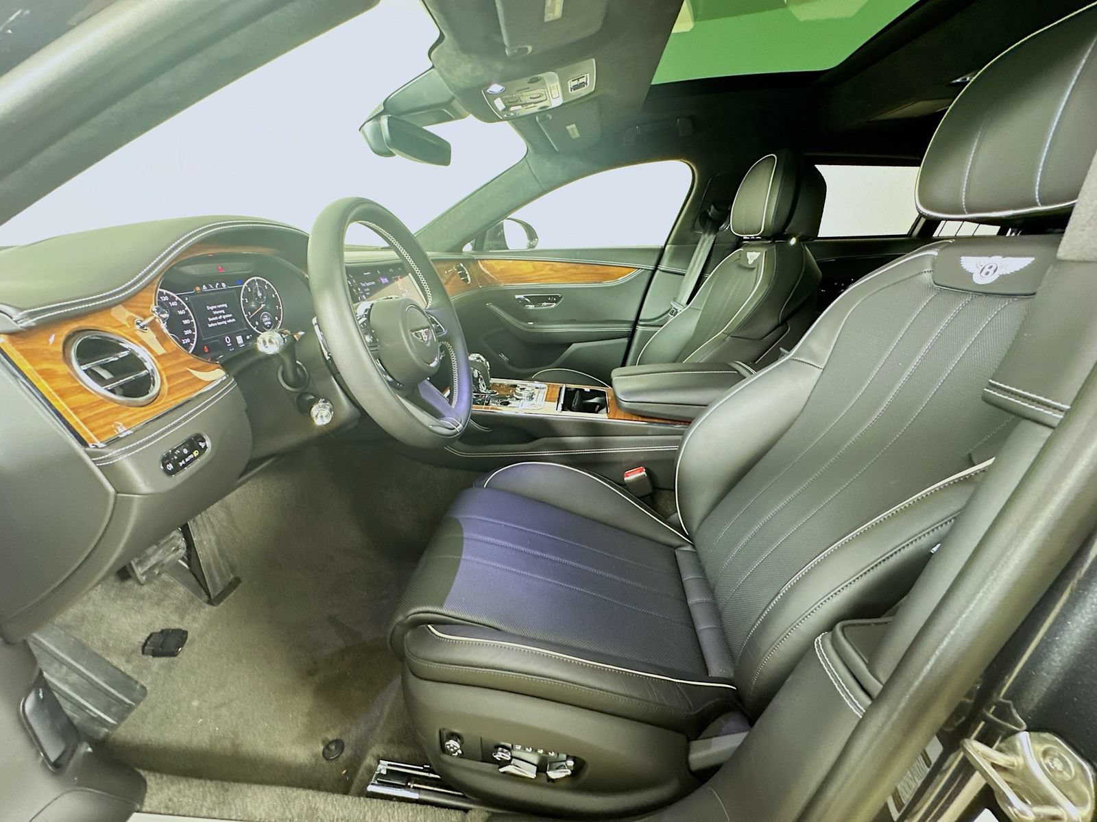 Used 2022 Bentley Flying Spur V8 AWD/4WD image 35