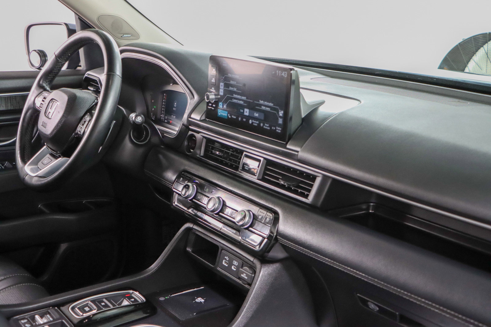 Used 2025 Honda Pilot Elite image 27