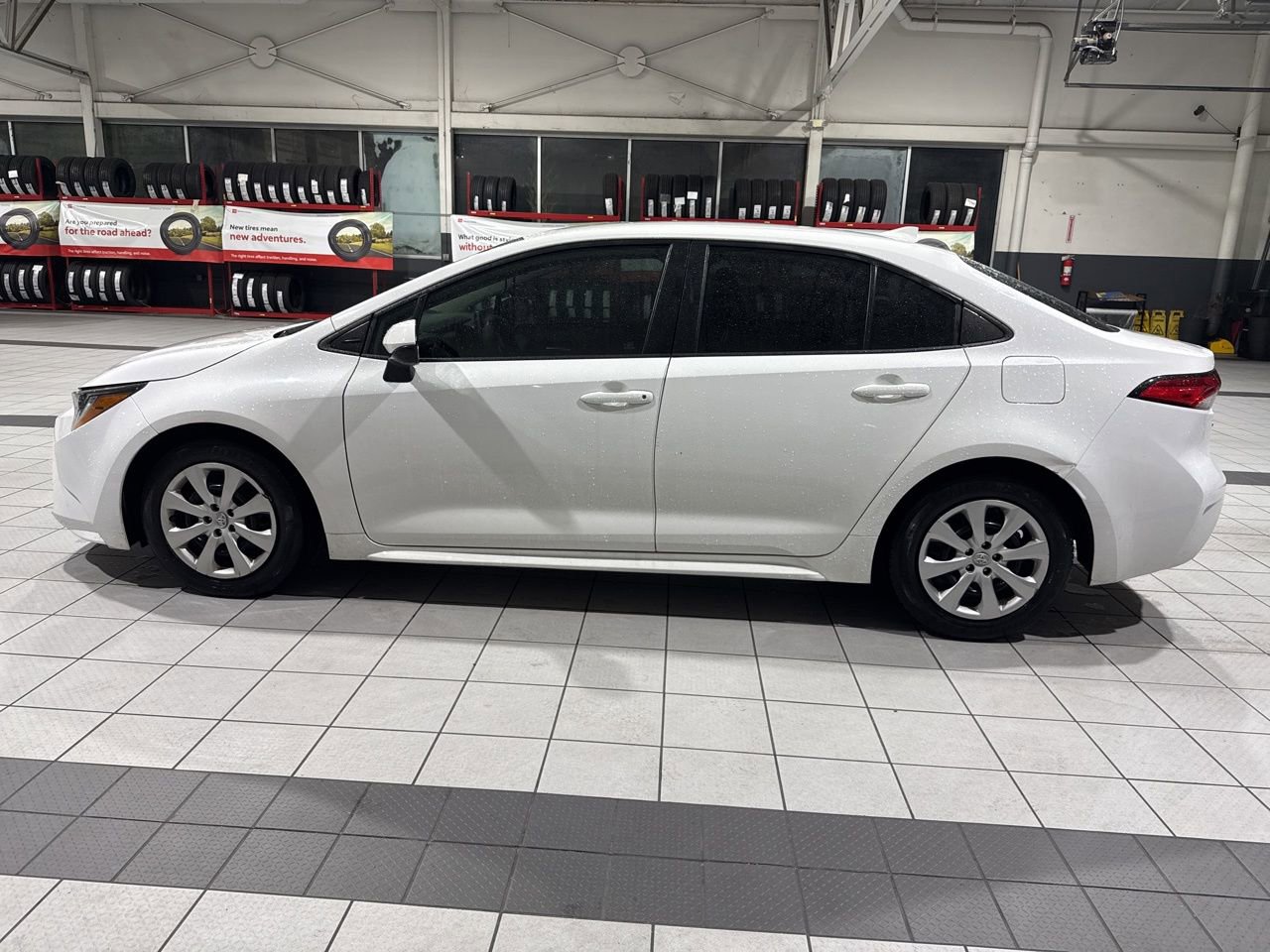 Used 2021 Toyota Corolla LE image 8