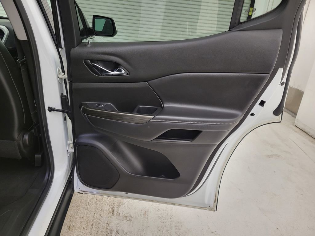 Certified 2023 GMC Acadia SLT image 42