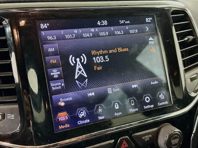 Used 2020 Jeep Grand Cherokee Limited w/ Luxury Group II image 16