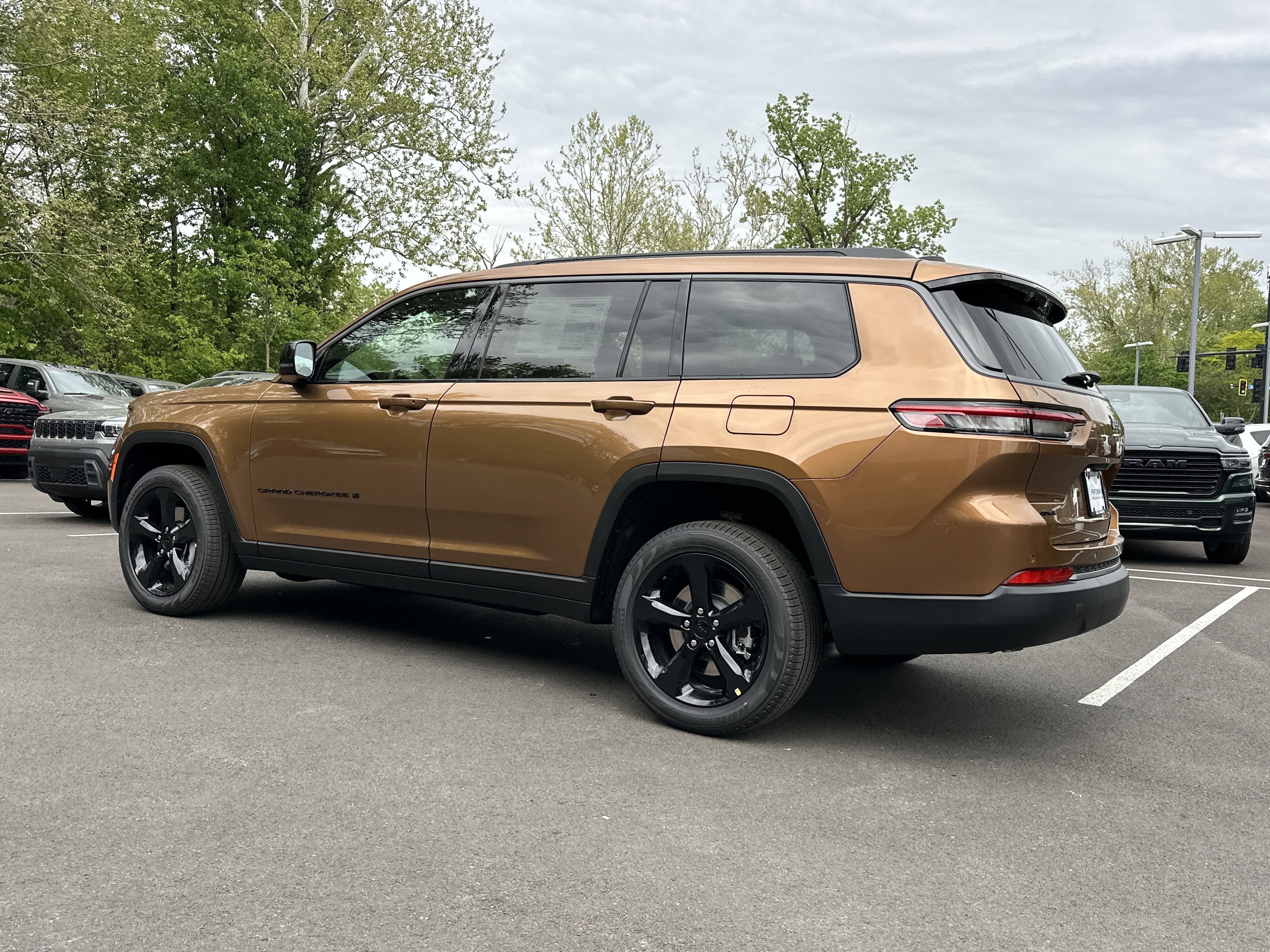 New 2026 Jeep Grand Cherokee L Limited AWD/4WD image 27