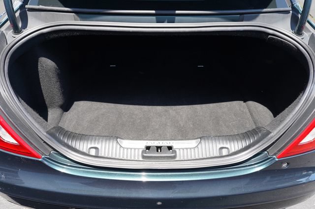 Used 2016 Jaguar XJ R-Sport RWD image 25