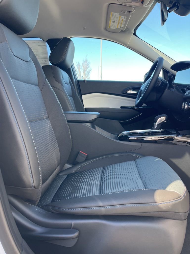 New 2026 Chevrolet Trax LT w/ Driver Confidence Package image 9