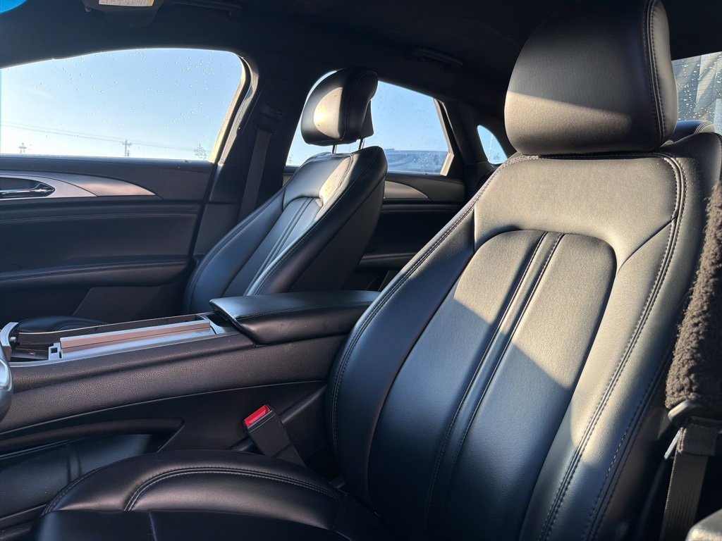 Used 2017 Lincoln MKZ Premiere image 9