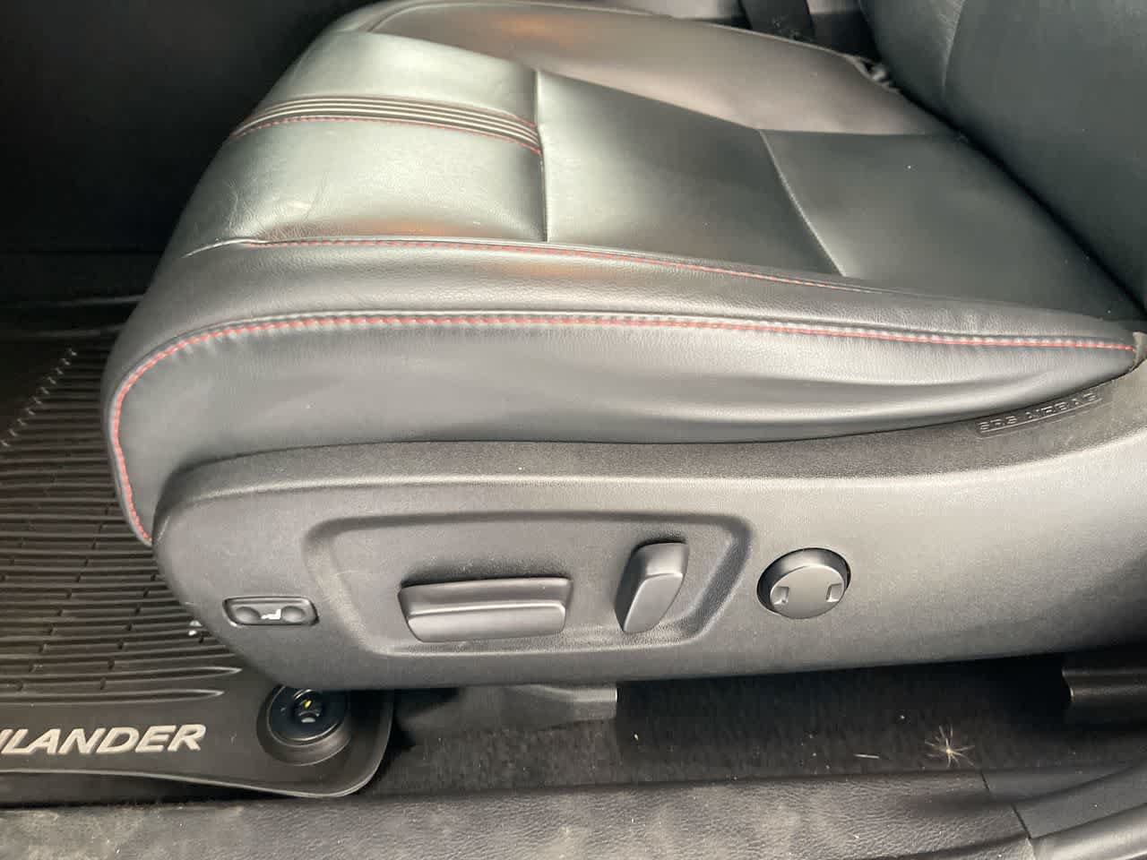 Certified 2019 Toyota Highlander SE AWD/4WD image 12