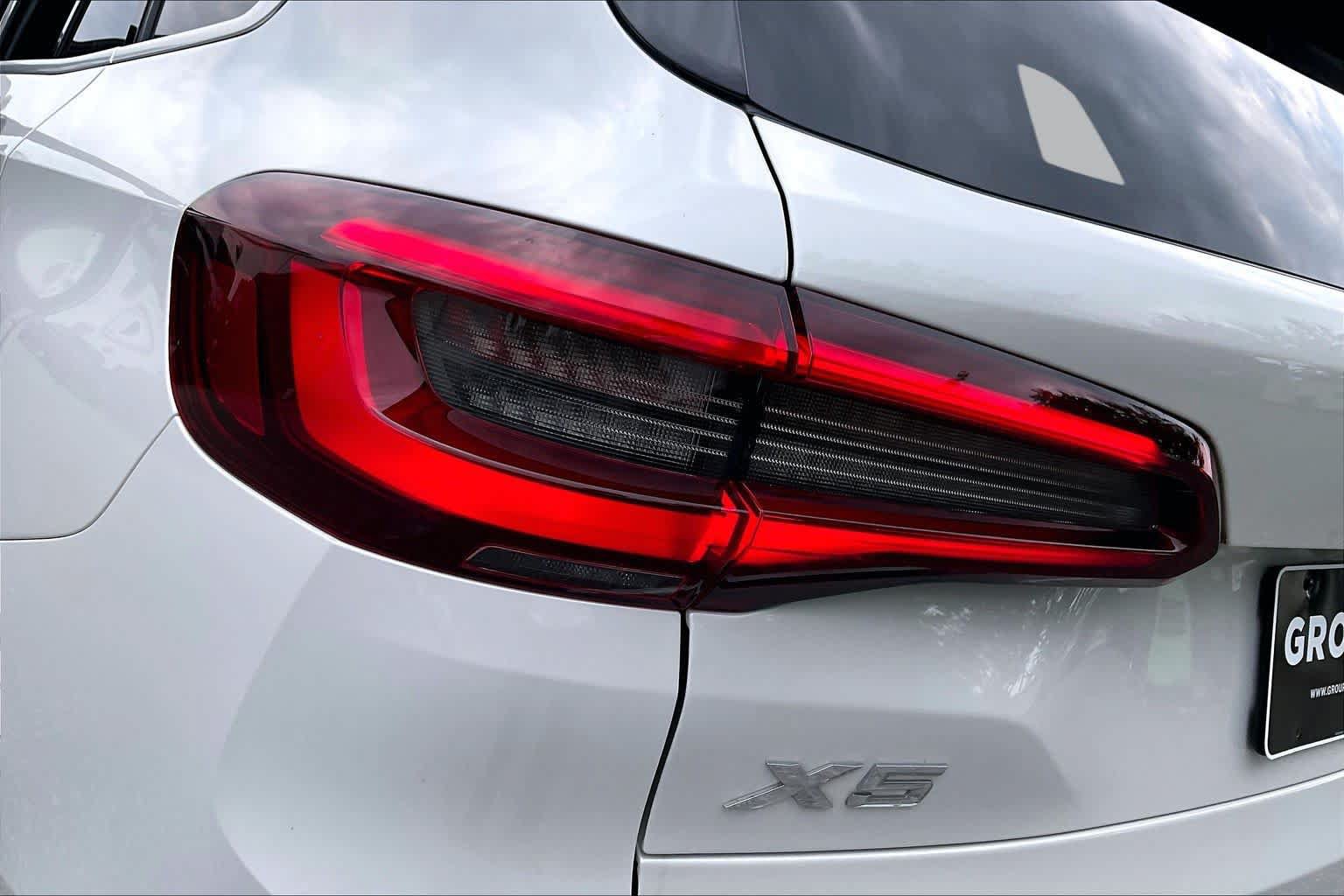 Used 2022 BMW X5 xDrive40i w/ Premium Package AWD/4WD image 29