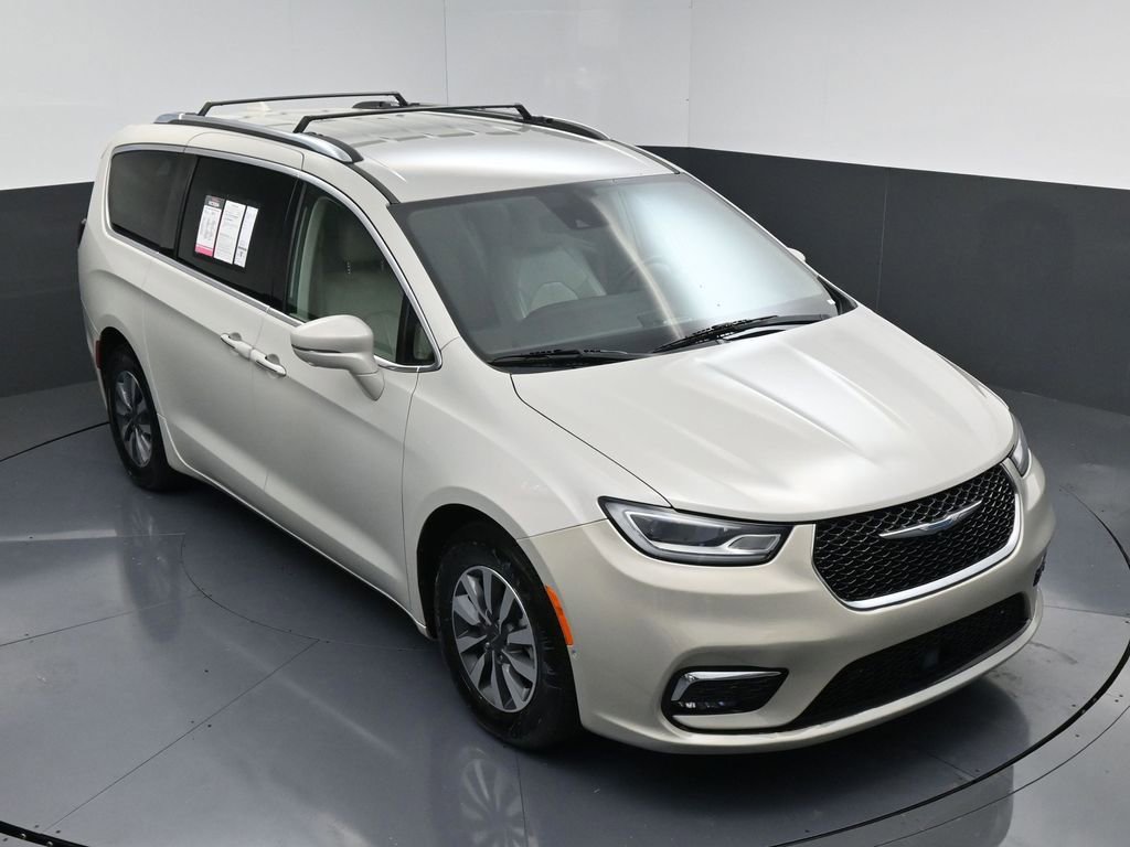 Used 2021 Chrysler Pacifica Touring-L image 15