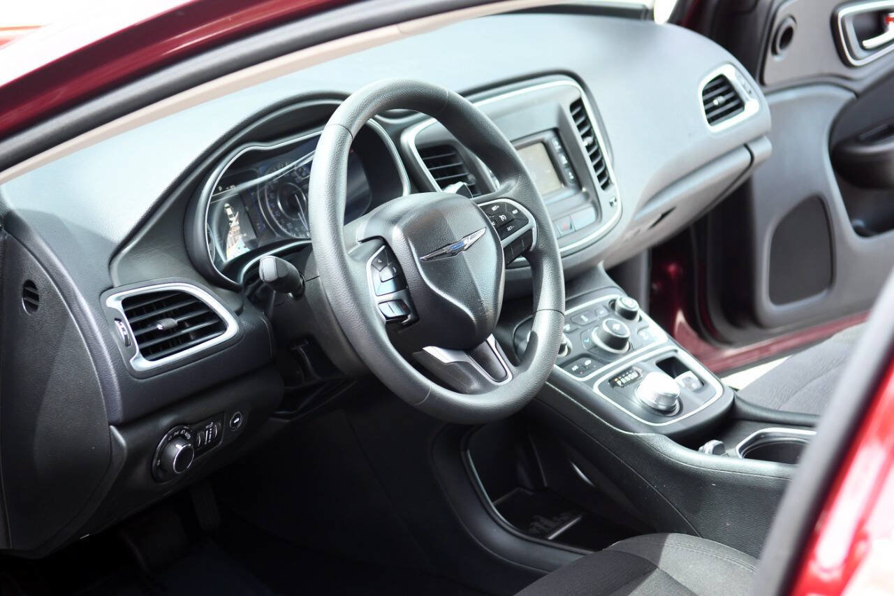 Used 2015 Chrysler 200 Limited FWD image 17