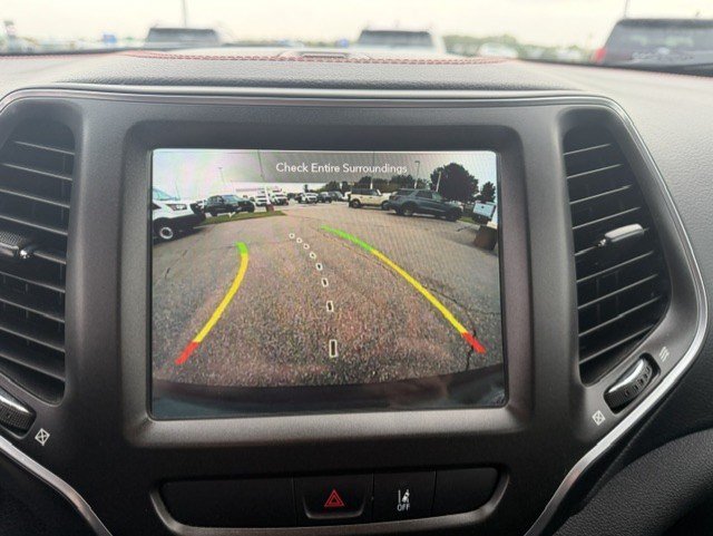 Used 2022 Jeep Cherokee Trailhawk w/ Sound & Nav Group AWD/4WD image 19