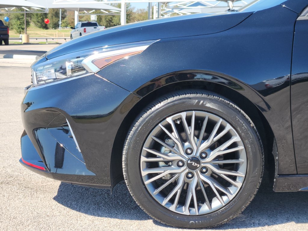 Used 2023 Kia Forte GT-Line w/ GT-Line Premium Package FWD image 9