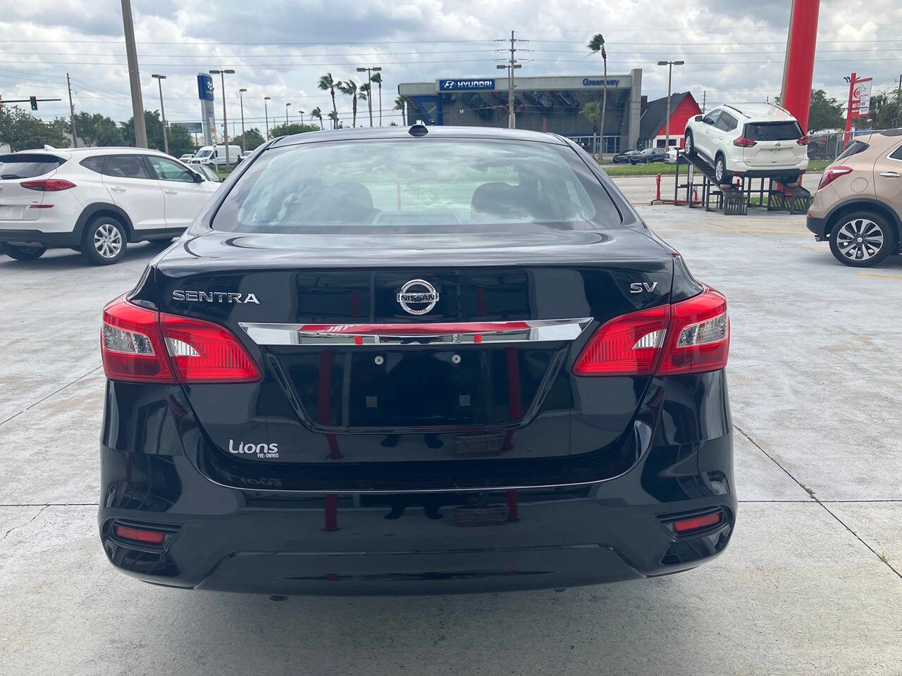 Used 2019 Nissan Sentra SV FWD image 5