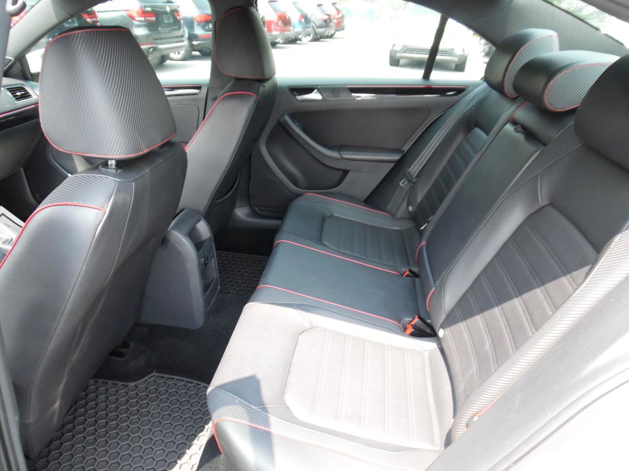 Used 2015 Volkswagen Jetta GLI SE FWD image 19