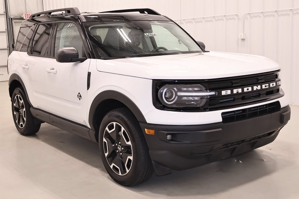 Certified 2022 Ford Bronco Sport Outer Banks w/ Tech Package AWD/4WD image 4