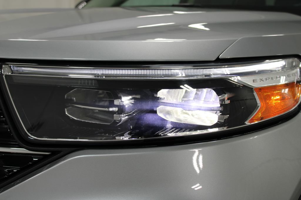 Used 2023 Ford Explorer XLT w/ Equipment Group 202A image 12