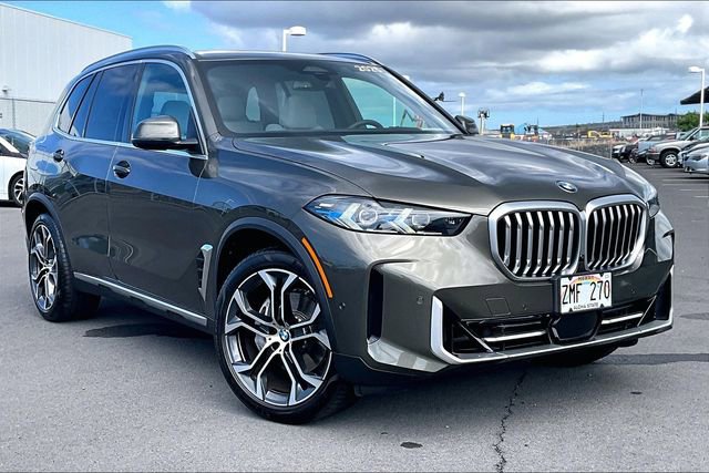 Used 2025 BMW X5 xDrive40i w/ Parking Assistance Package image 11