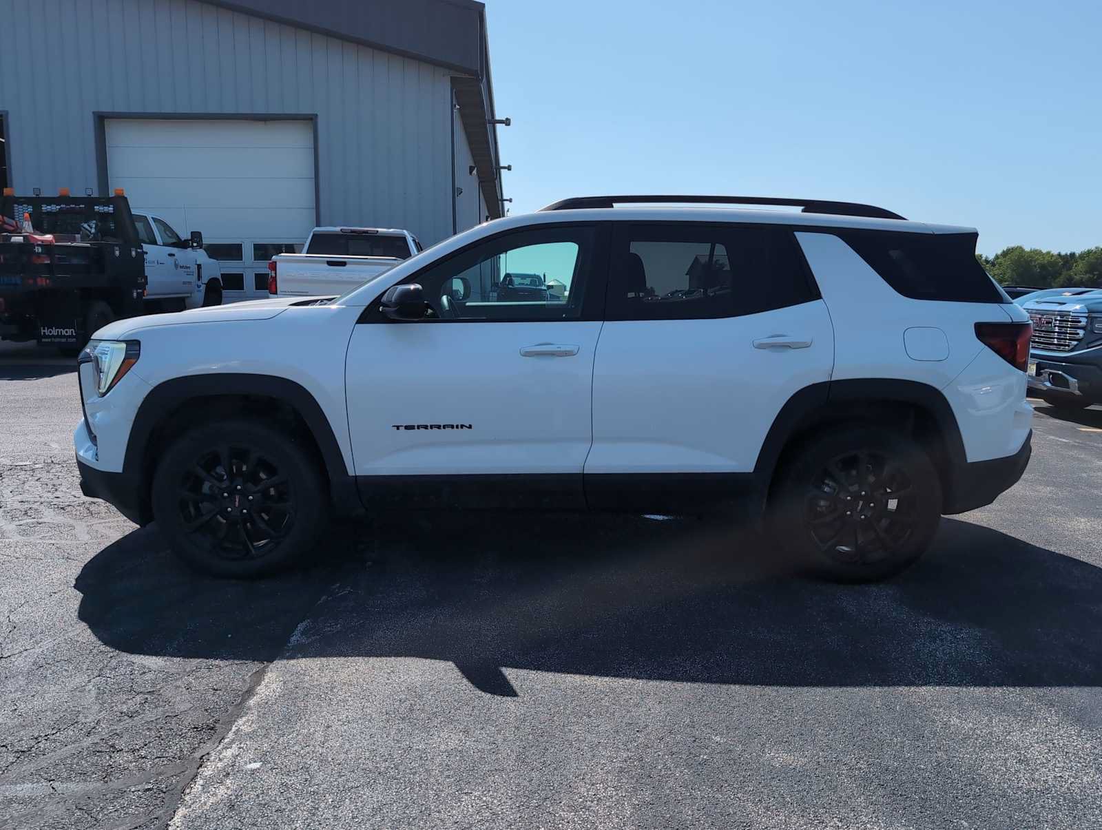 Used 2026 GMC Terrain Elevation w/ Elevation Premium Package FWD image 11