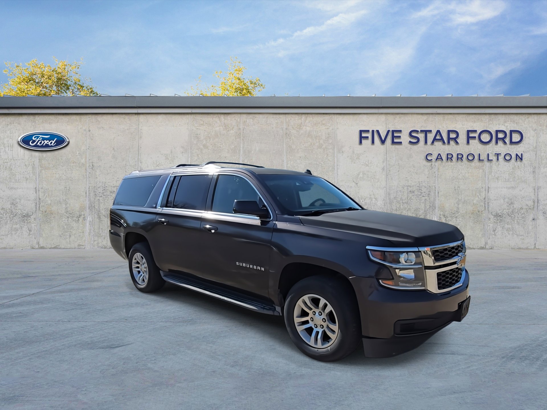 Used 2015 Chevrolet Suburban LS w/ Driver Alert Package RWD image 2