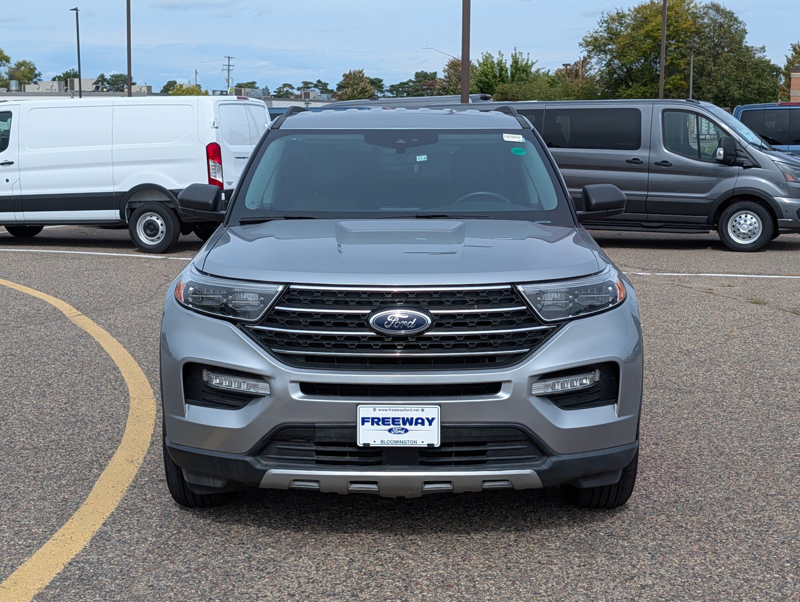Used 2024 Ford Explorer XLT w/ Equipment Group 202A AWD/4WD image 8