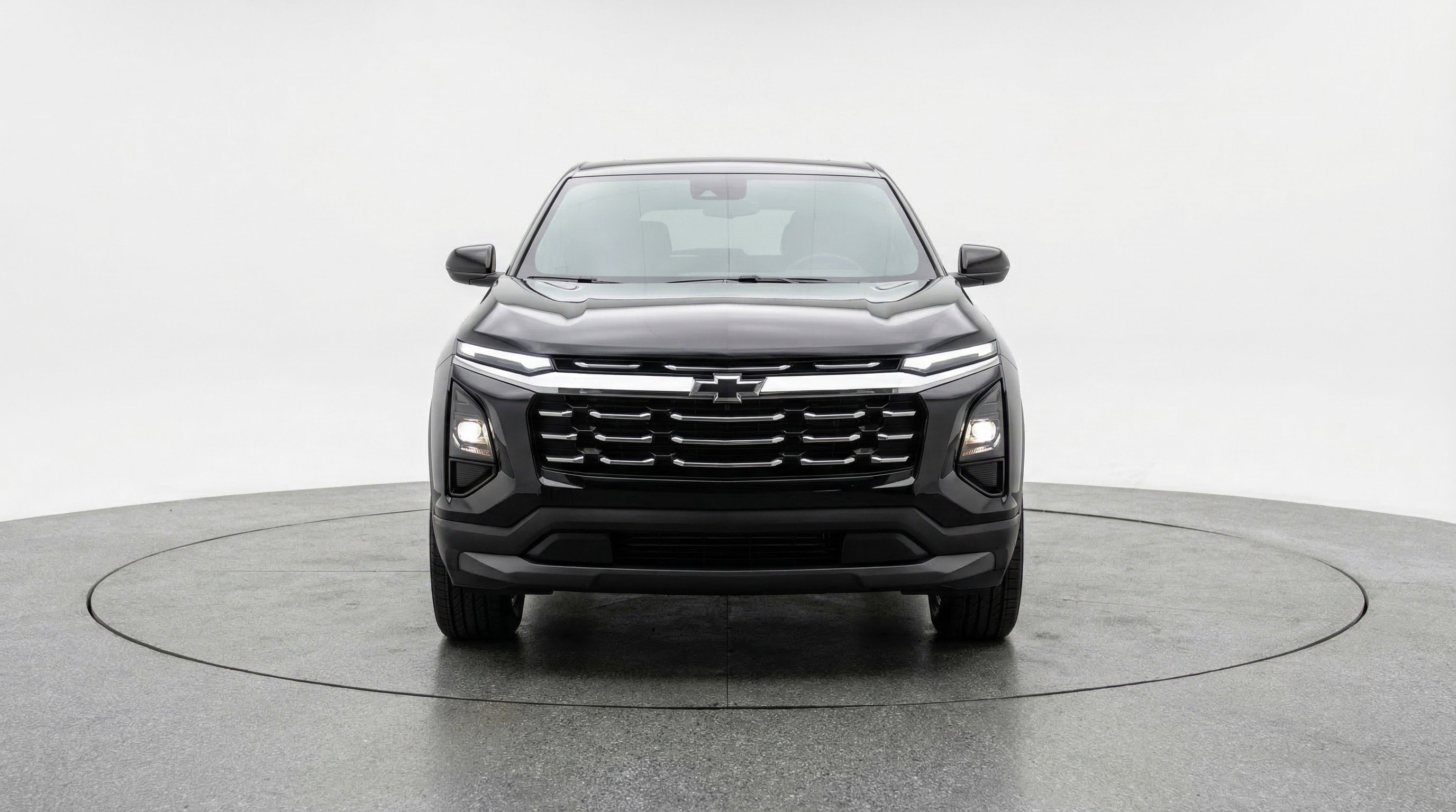 Used 2025 Chevrolet Equinox LT FWD image 2