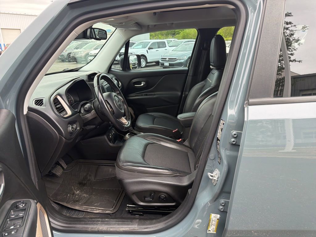 Used 2017 Jeep Renegade Trailhawk image 10