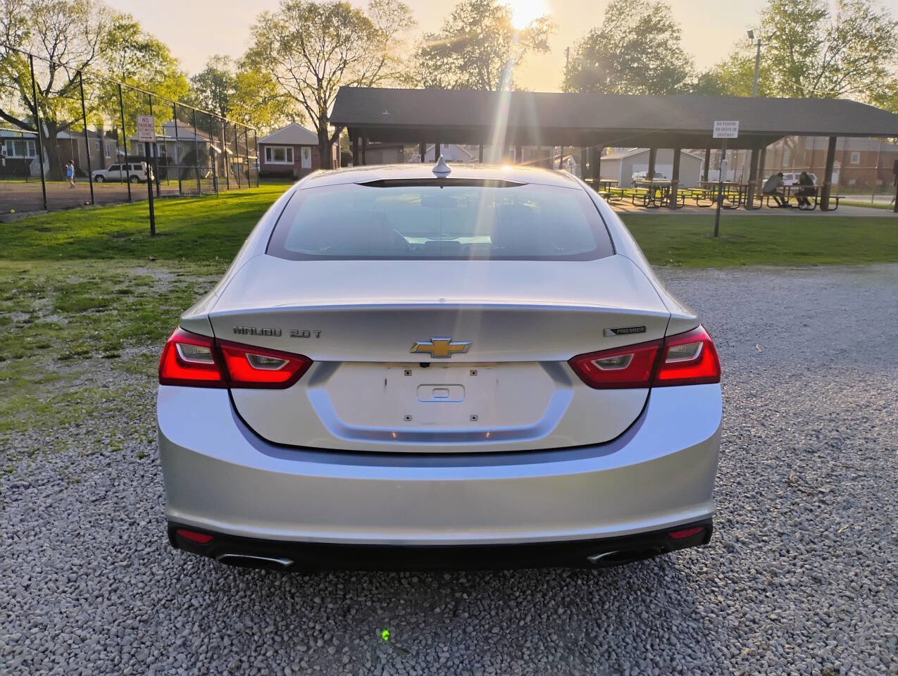 Used 2017 Chevrolet Malibu Premier FWD image 5