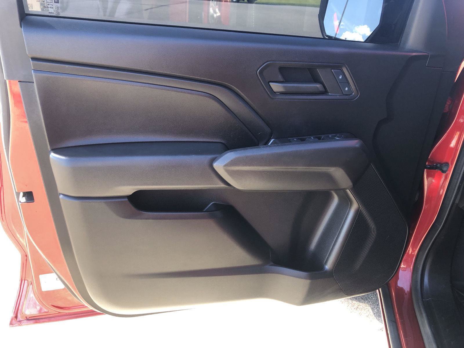 Used 2024 Chevrolet Colorado Trail Boss AWD/4WD image 17