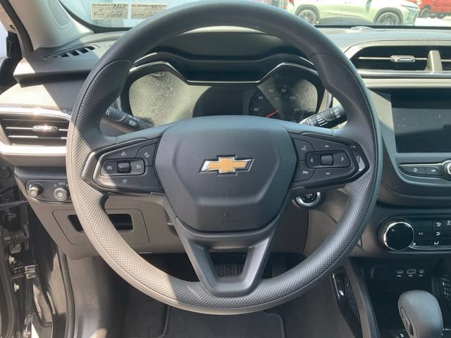 Used 2023 Chevrolet TrailBlazer LT AWD/4WD image 3
