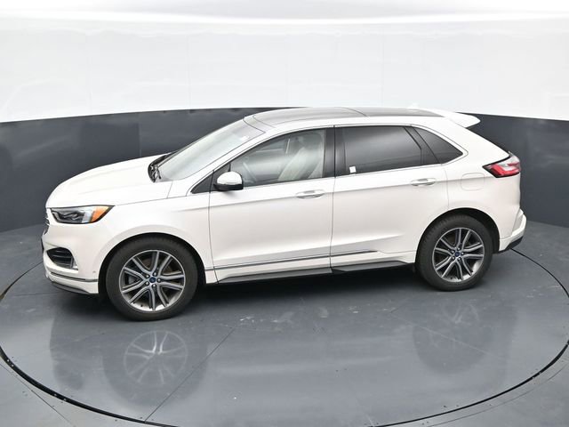 Used 2019 Ford Edge Titanium w/ Equipment Group 301A AWD/4WD image 32