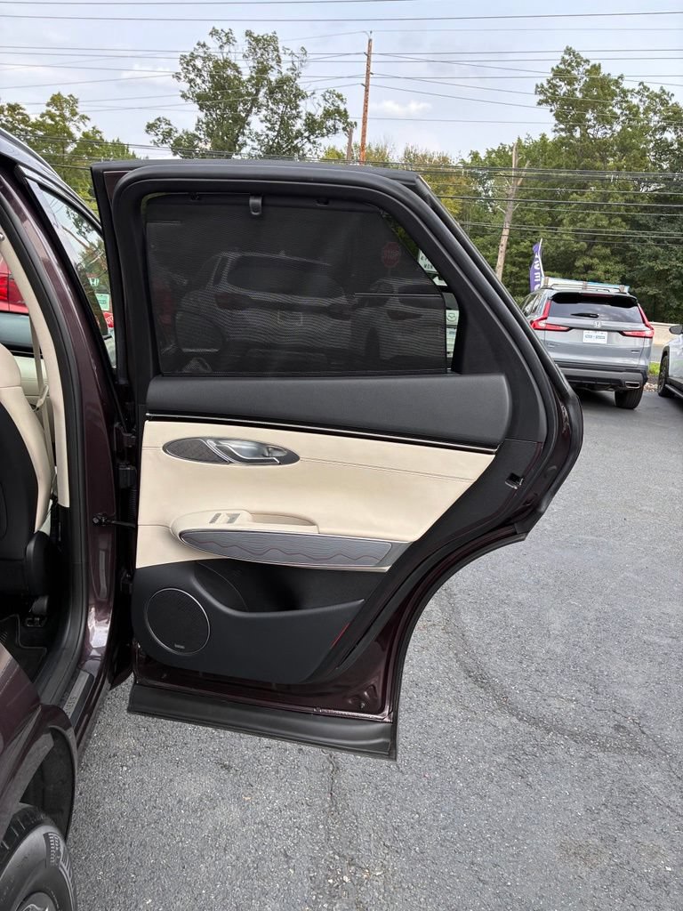 Used 2022 Genesis GV70 2.5T w/ Advanced Package AWD/4WD image 24