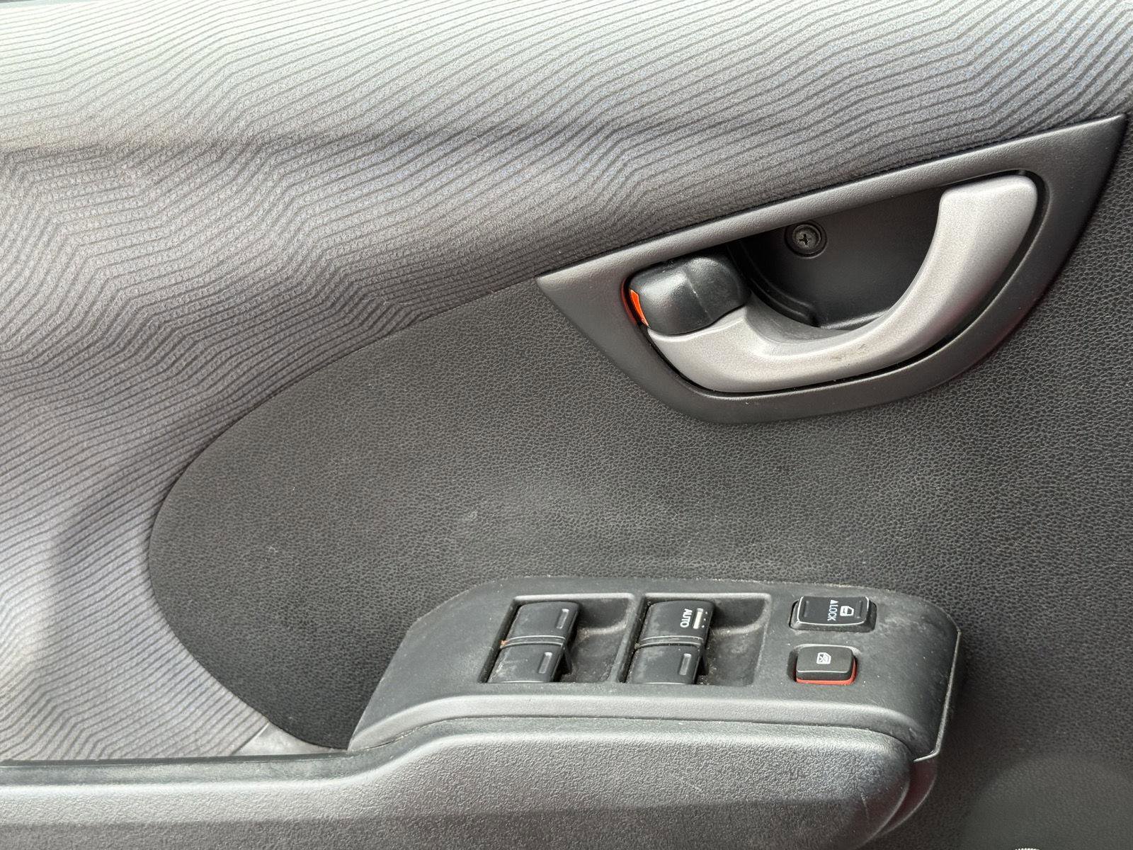 Used 2010 Honda Fit image 12