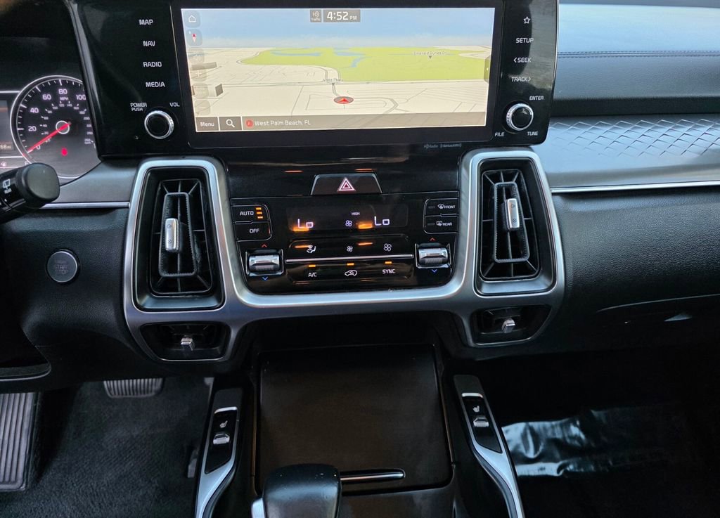 Used 2022 Kia Sorento S image 22